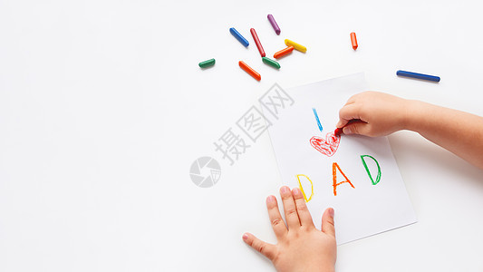 幼儿为父亲节画贺卡 孩子使用蜡笔 刻意地 假期图片