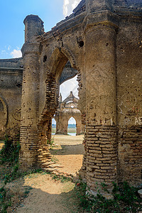 古法国罗萨里旧教堂的废墟 塞蒂哈利利 卡纳塔克 教会 古老的图片