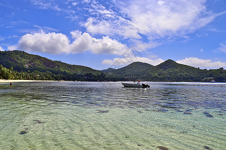 塞舌尔天堂岛屿上的日晒海滩观光景 沙滩 冲浪图片