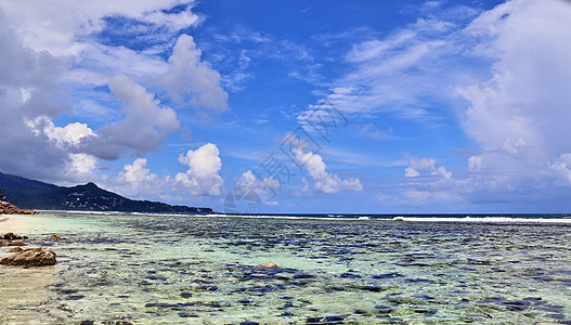 塞舌尔天堂岛屿上的日晒海滩观光景 百万像素 异国情调图片