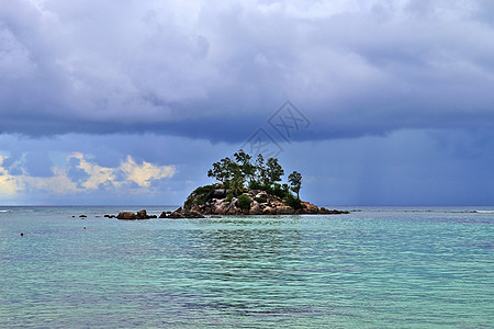 塞舌尔天堂岛屿上的日晒海滩观光景 海洋 天空图片