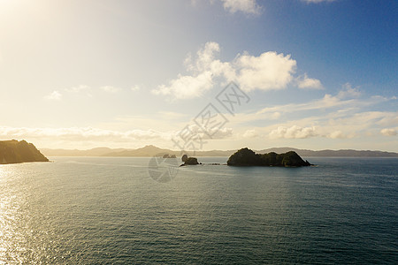 新西兰海平海滩的空中航向 岛 天线 晴天 科罗曼德尔图片