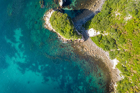 新西兰海平海滩的空中航向 海岸线 天堂 风景 岩石图片