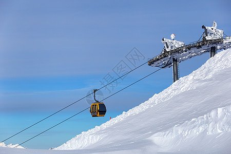 滑雪度假村 贡多拉电梯 滑雪胜地的滑雪拖车小屋 美丽 索道图片