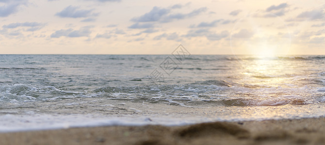 关闭海沙和日落天空的沙子 有 t 的复制空间 乐趣 放松图片