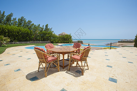 在豪华热带假日别墅游泳池的游泳池 水 水池图片