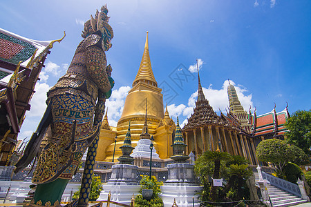 玉佛寺 泰国玉佛寺 正式名称为 被认为是泰国最重要的佛教寺庙 修道院 金子图片
