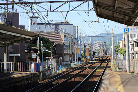 6月2日 有人口和城镇的铁路站 亚洲 商业 通勤者图片
