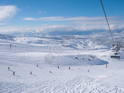 帕纳索斯滑雪度假胜地的滑雪电梯 电缆 天线 旅行背景图片