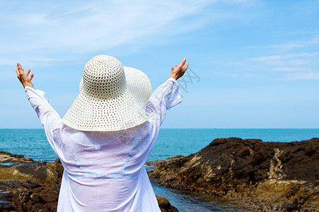 休假时间 冥想 旅行 太阳帽 娱乐 自由的 海 放松图片