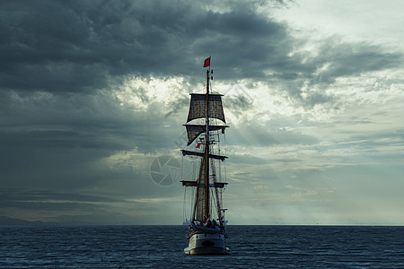 古董高架船 离开海牙港的船只 在温暖日落和金色天空下的斯欣宁根号 高的 蓝色的图片