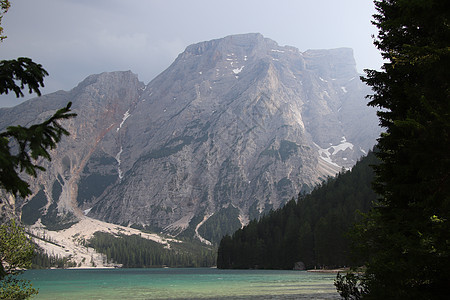 布赖人湖湖 欧洲 美丽 冒险 水 夏天 高山 森林图片