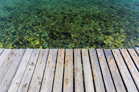 海空木板可用于展示或展示 地面 阳光 木板路 海岸线图片
