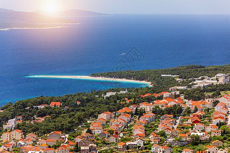 著名的亚得里亚海滨Zlatni Rat 黄金C 的美丽全景 海岸 夏天图片