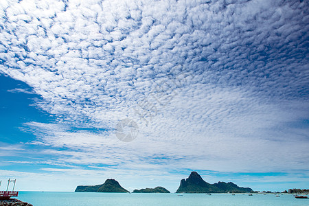 宽阔的海景和蓝色天空的岛屿 风景优美的 旅行 海滨图片