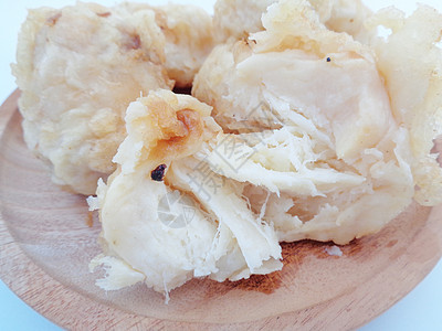 油炸发酵木薯 印度尼西亚著名的街头食品或街头小吃 印尼语称为 或 甜美的 奶油状的 外面松脆的 有点油腻 味道鲜美 甜点心 印尼图片