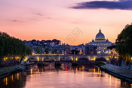 梵蒂冈城 罗马 意大利 意大利 美丽的充满活力的夜光图像全景 河 桥图片