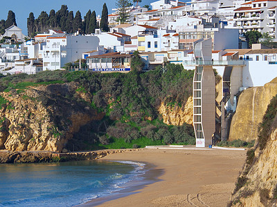 葡萄牙Albufeira荒空城市和海滩 船图片