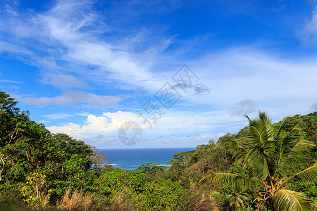 塞舌尔的美丽景象在阴云温暖的天气中 是旅游岛屿的概念 海滩 假期图片
