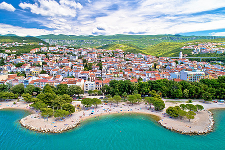 Crikvenica 亚得里亚海滨和海边空战的城镇 水 海滩背景图片