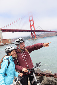 金金门桥 — 快乐的骑车情侣肖像图片