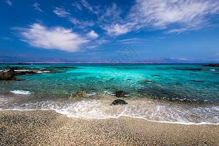 克丽丝西岛海岸 在阳光明媚的夏日 有松黄的海水 希腊克里特 地平线 天堂图片