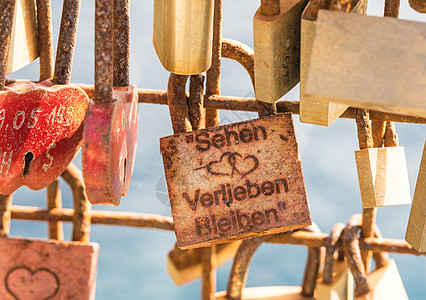 浪漫的挂锁 爱情的象征 幸福 已婚 钥匙 爱情锁 团聚图片