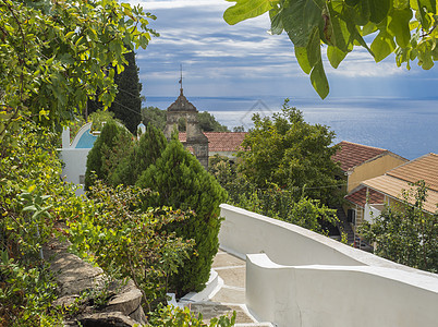 希腊马克拉德斯科孚岛Lakones村附近的花园和屋顶 希腊Makrades的Corfu岛图片