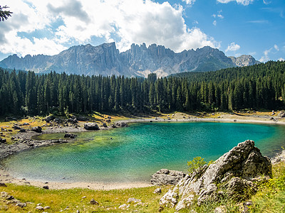 Karersee 在脚下的Karercee 卡雷尔帕斯下方 欧洲阿尔卑斯山 旅行图片