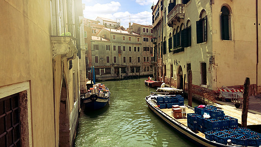 意大利的房屋和河流 穿过维尼西河 威尼斯 城市景观图片