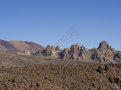 有名的岩层和多彩火山山 以及特纳里夫峡谷岛上熔岩荒漠 在保护地表风景的国家公园图片