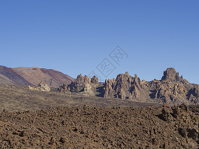 有名的岩层和多彩火山山 以及特纳里夫峡谷岛上熔岩荒漠 在保护地表风景的国家公园图片