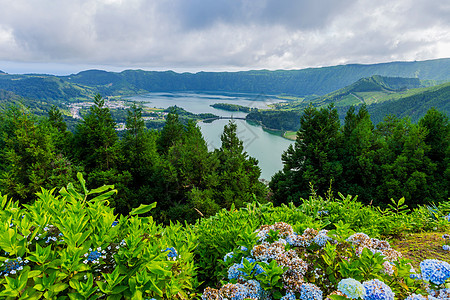 塞特市湖 自然 陨石坑 风景 山 米格尔 天空 美丽的图片