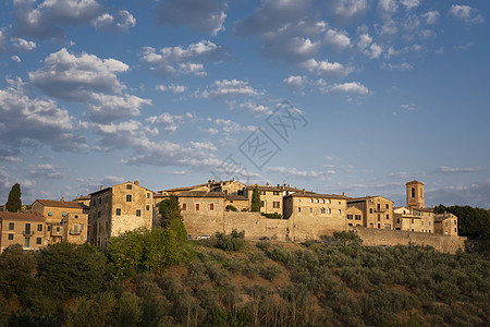 意大利Umbria 清晨光辉丽的历史性城镇全景 弗朗西斯 世界图片