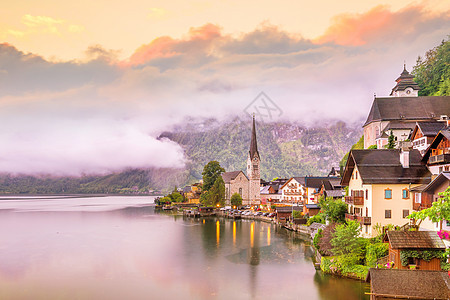 奥地利著名的Hallstatt村风景 美丽的图片