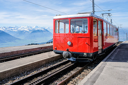 在里吉山上最有名的红色电动旅游者Switzer火车 机车 瑞吉图片