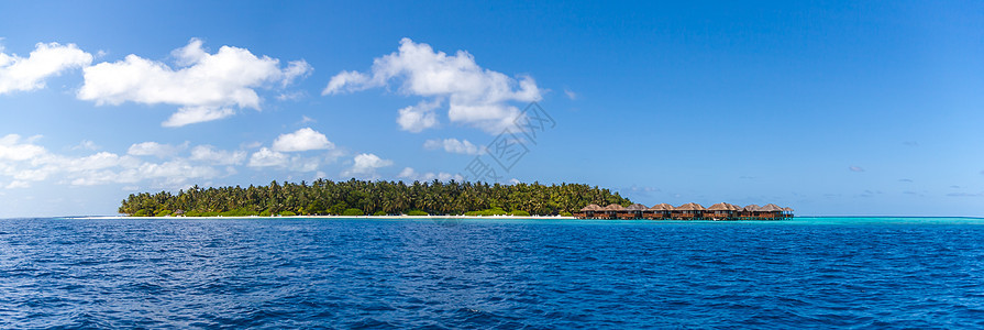 马尔代夫是一个热带岛屿 从海洋中观察图片