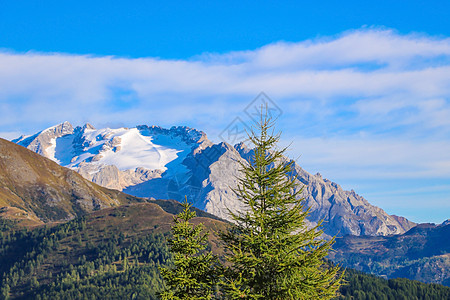 美好的夏天风景 意想不到的高山通行证和高山 白云岩 意大利 欧洲 失焦 日出 岩石图片