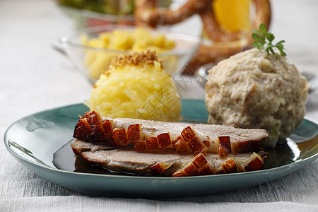 巴伐利亚烤猪肉 肩膀 健康 烹饪 沙拉 腿 蔬菜图片