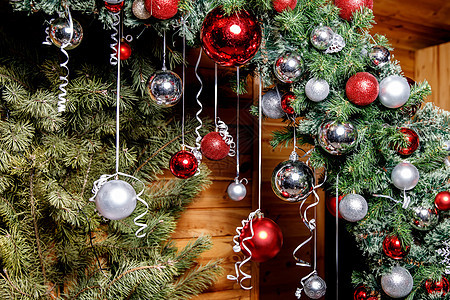 圣诞树上的装饰 火 圣诞节 复古的 金子 闪耀 气球 家图片