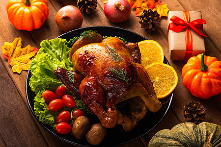 感恩节烤火鸡或鸡和蔬菜 美食 盘子 食物 食谱 南瓜图片