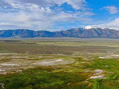 美国加利福尼亚州莫诺县Mammoth湖附近的长谷空中景象 蓝色的 国家的图片