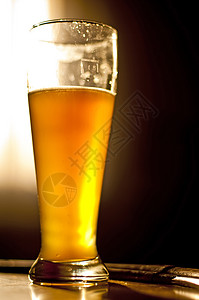 小麦啤酒 慕尼黑啤酒节 熟食店 传统的 酒精 口渴 专业 特写.冒泡背景图片