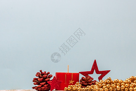 圣诞红蜡烛被隔绝了 圣诞节c 花圈 燃烧 冬天图片