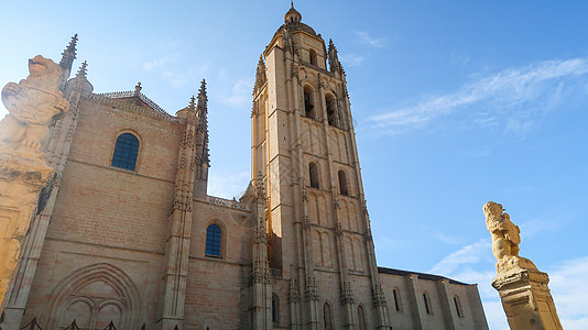 Segovia大教堂表面的横向拍摄 地表上的雕塑 西戈维亚大教堂图片