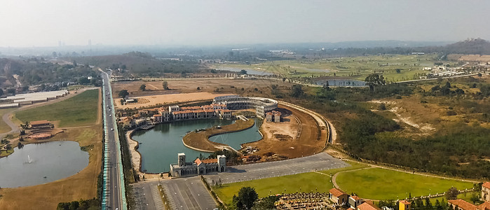 在西班牙 国家度假胜地和娱乐场所的住宿 从上面看房子 旅行 建筑学图片