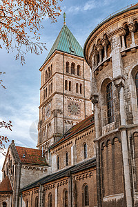 海利格 -吉斯 -基尔切 罗马天主教教区教堂 在施韦因福特市中心图片