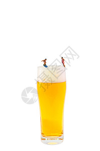 微型摄影 带有啤酒杯的微型数字片图片