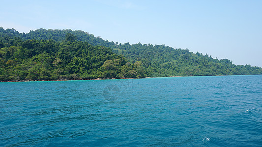 乘船到泰国的海上旅行 绿群岛 救生圈 蓝色的 海滩图片