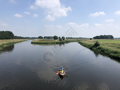 格拉姆斯贝根周围的Vecht河上的独木舟 自然 欧洲图片